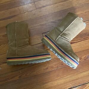 USED Bearpaw Ella Platform Boots size 7